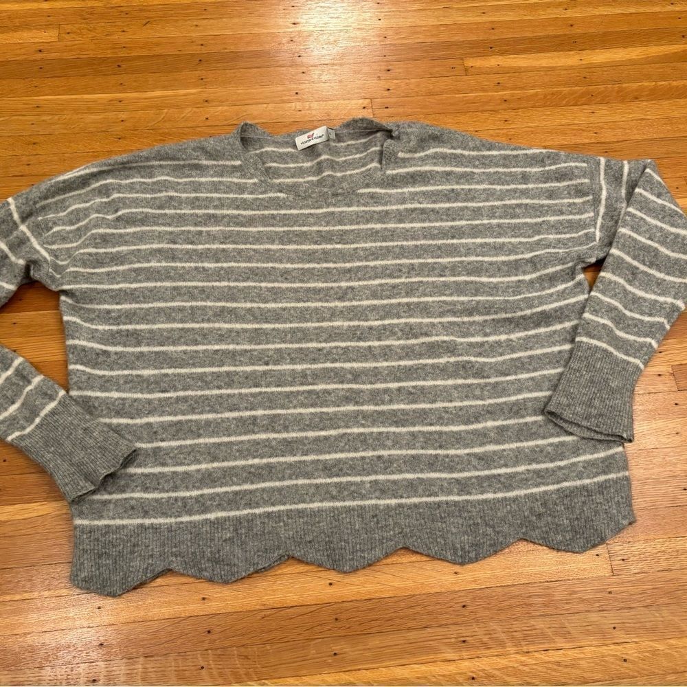 Vineyard Vines Wool blend grey stripe sweater